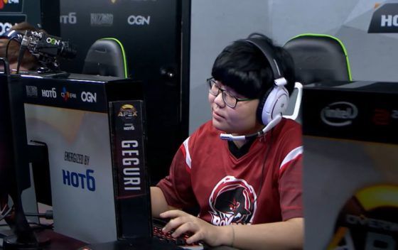overwatch female player