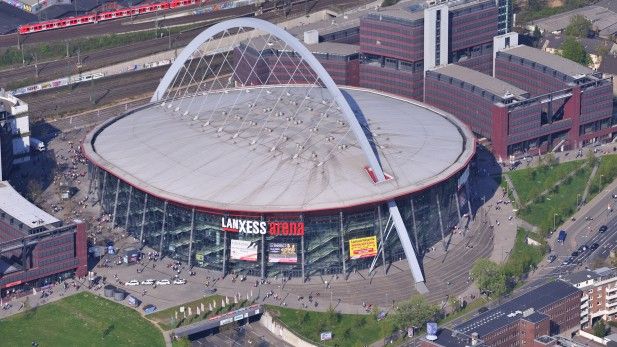 frmtr Elt Arena - Elt Arena kapak fotoğrafını güncelledi.